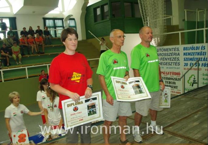 Ironman OB 2011: Hoór Anikó túl a tízen.